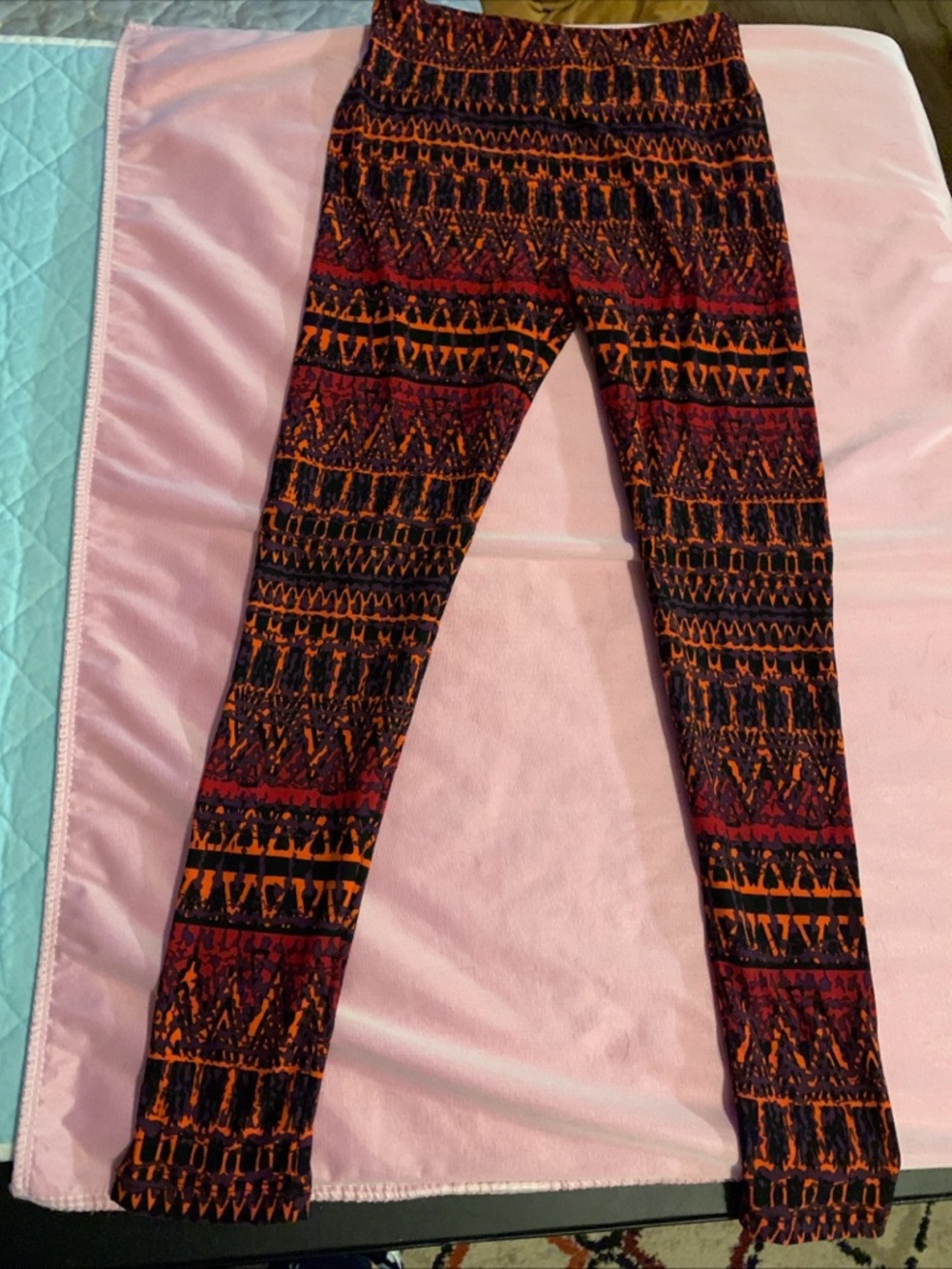 Women’s LuLaRoe Red/blk/orange Print Leggings - One Size